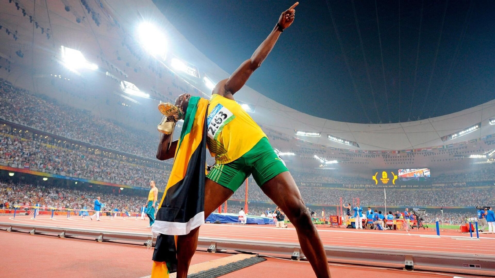 “马科斯·莫奇的全能防守与高效协作，推动美洲狮队持续向前”